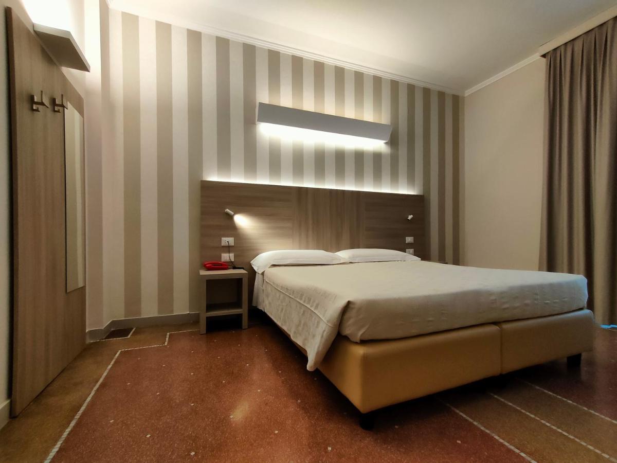 ג'נובה Hotel Vittoria מראה חיצוני תמונה
